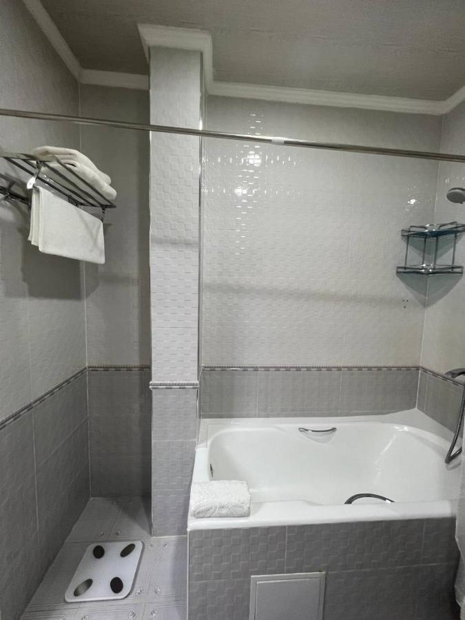 Hotel Afrosiyob Karshi Extérieur photo